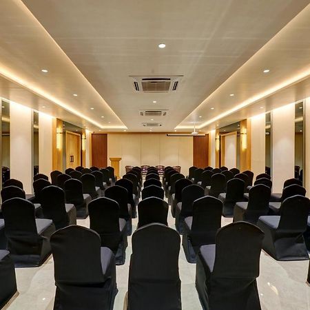Citrus Hotel Kolhapur Exteriör bild