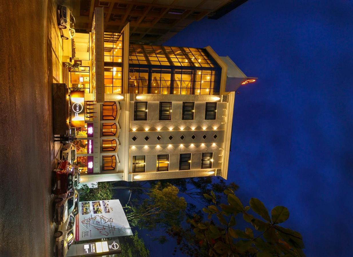 Citrus Hotel Kolhapur Exteriör bild