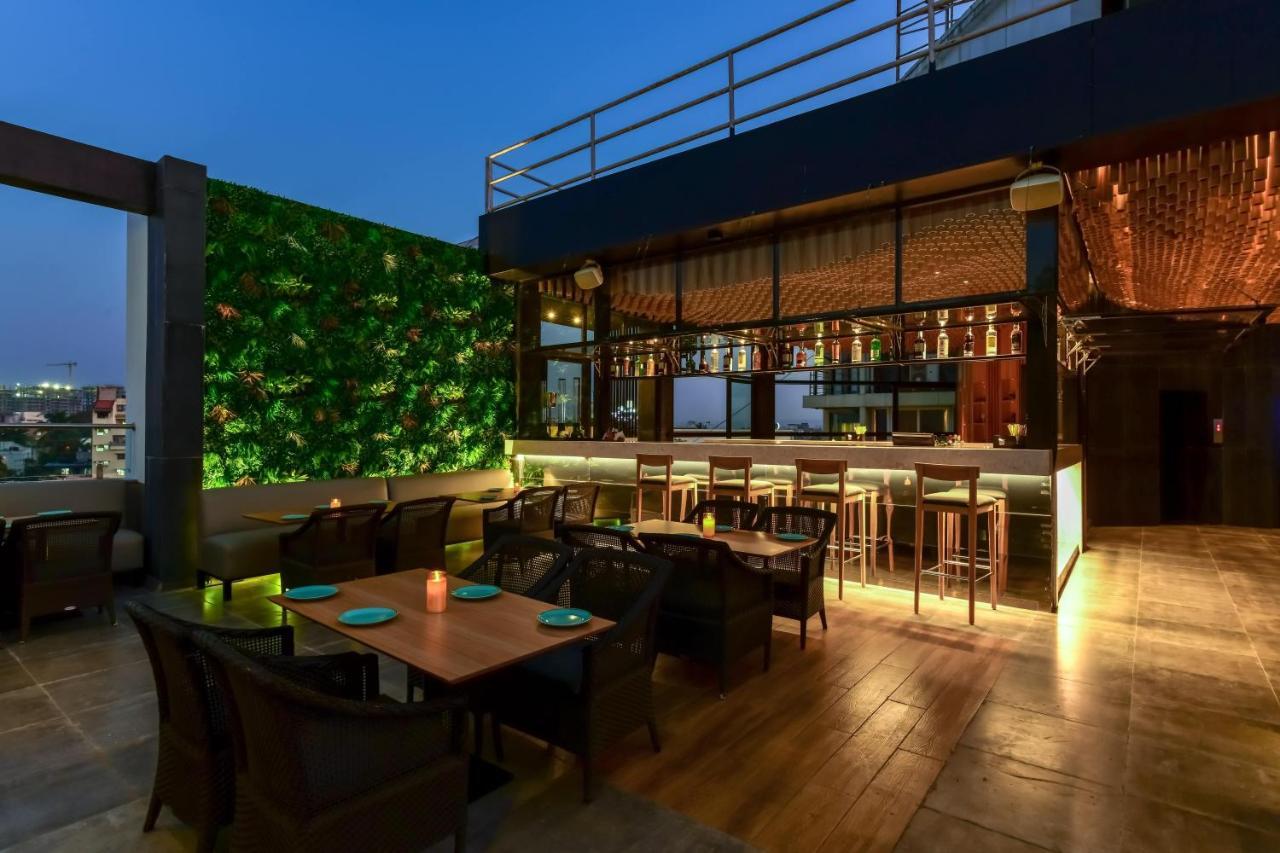 Citrus Hotel Kolhapur Exteriör bild