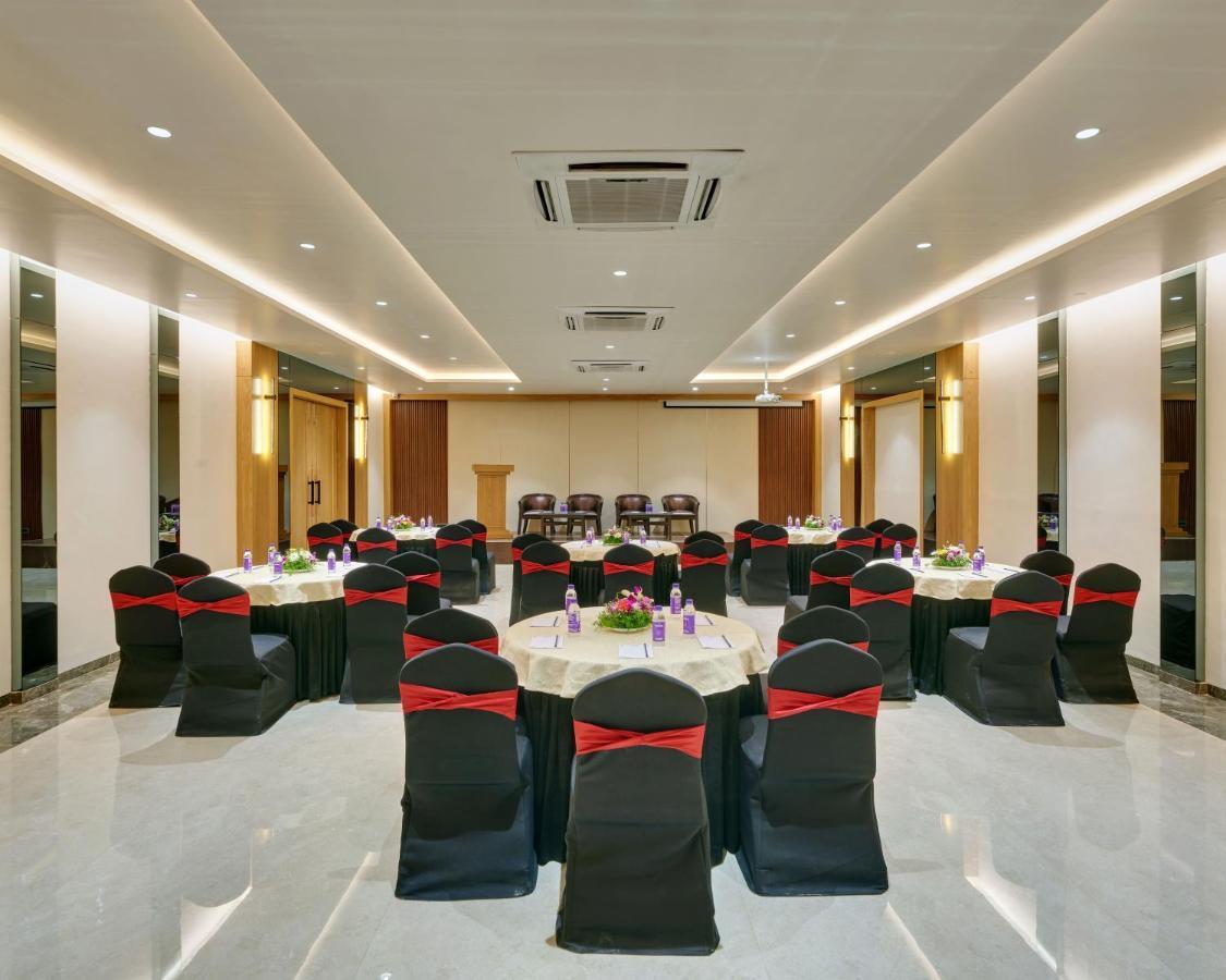 Citrus Hotel Kolhapur Exteriör bild
