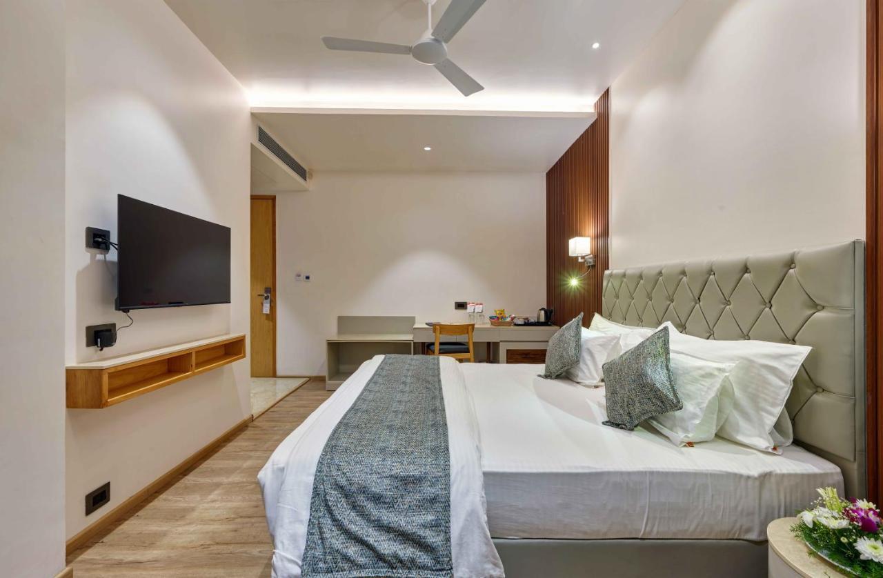 Citrus Hotel Kolhapur Exteriör bild