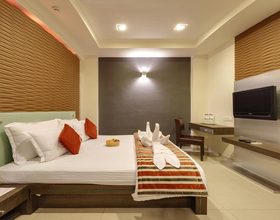 Citrus Hotel Kolhapur Exteriör bild