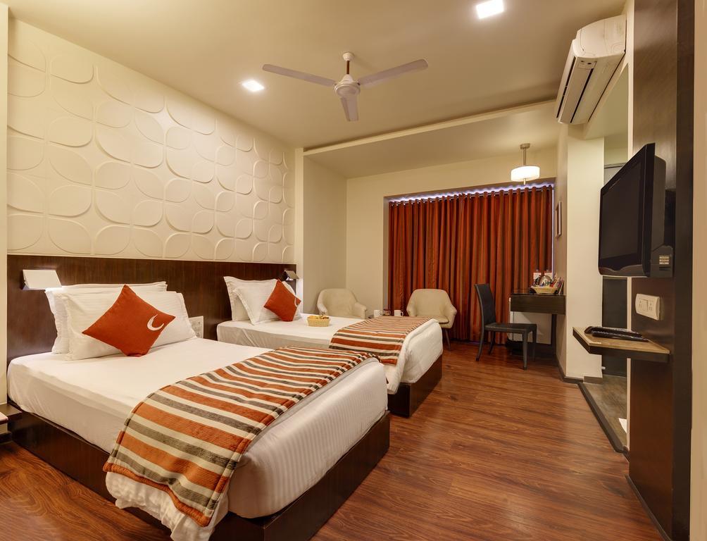 Citrus Hotel Kolhapur Exteriör bild