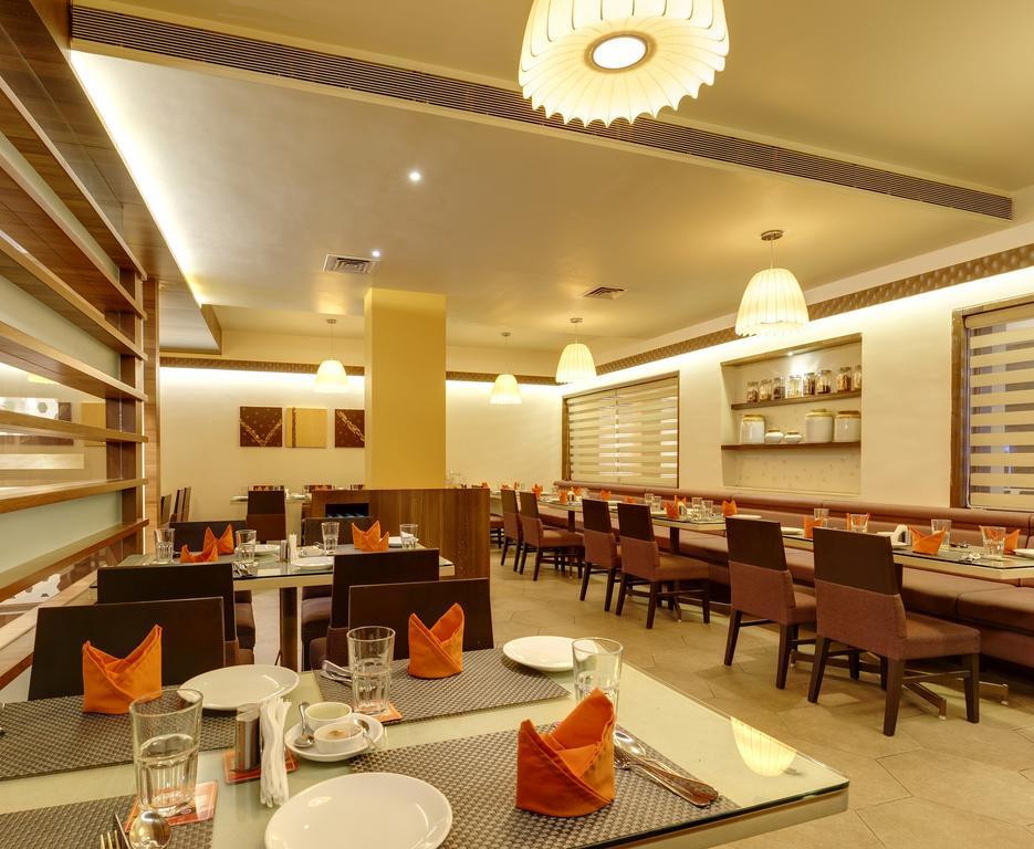 Citrus Hotel Kolhapur Exteriör bild