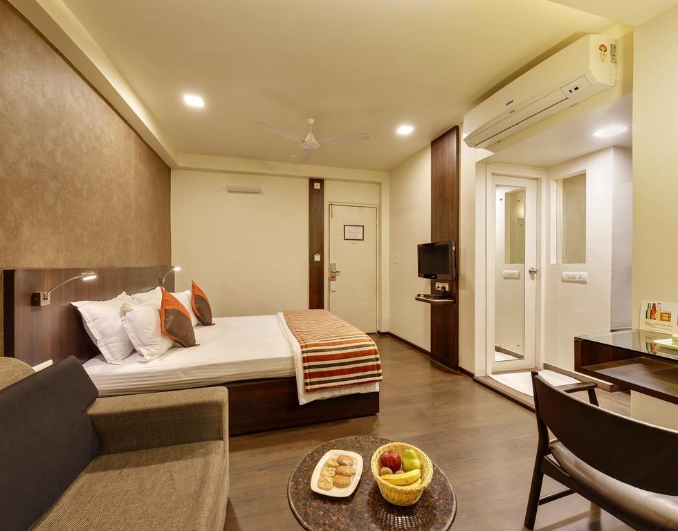Citrus Hotel Kolhapur Exteriör bild