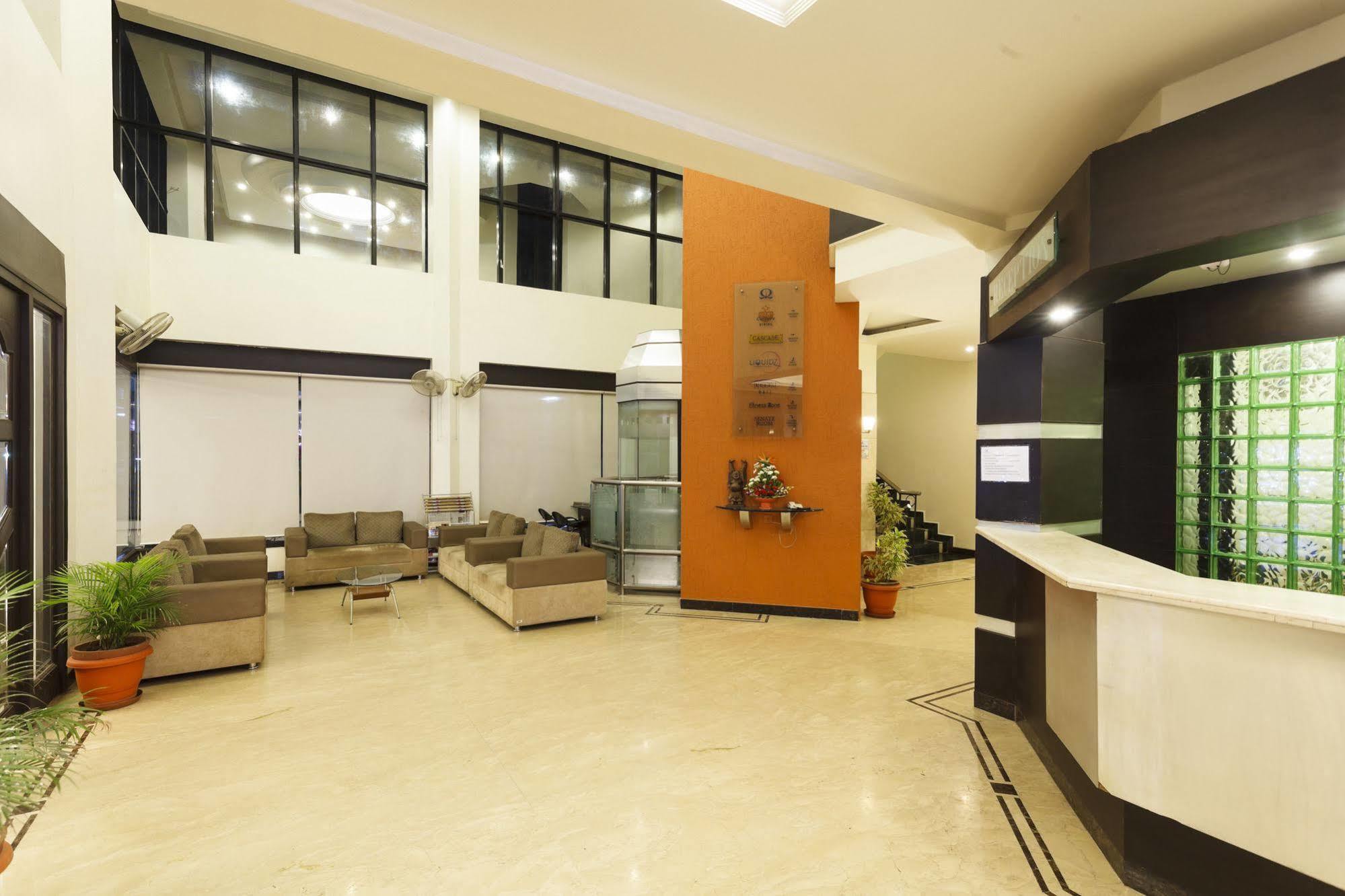 Citrus Hotel Kolhapur Exteriör bild