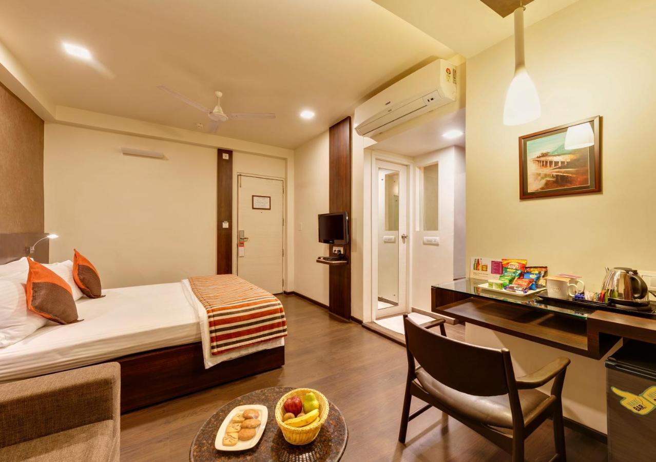 Citrus Hotel Kolhapur Exteriör bild
