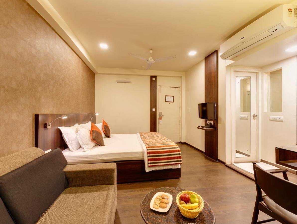 Citrus Hotel Kolhapur Exteriör bild